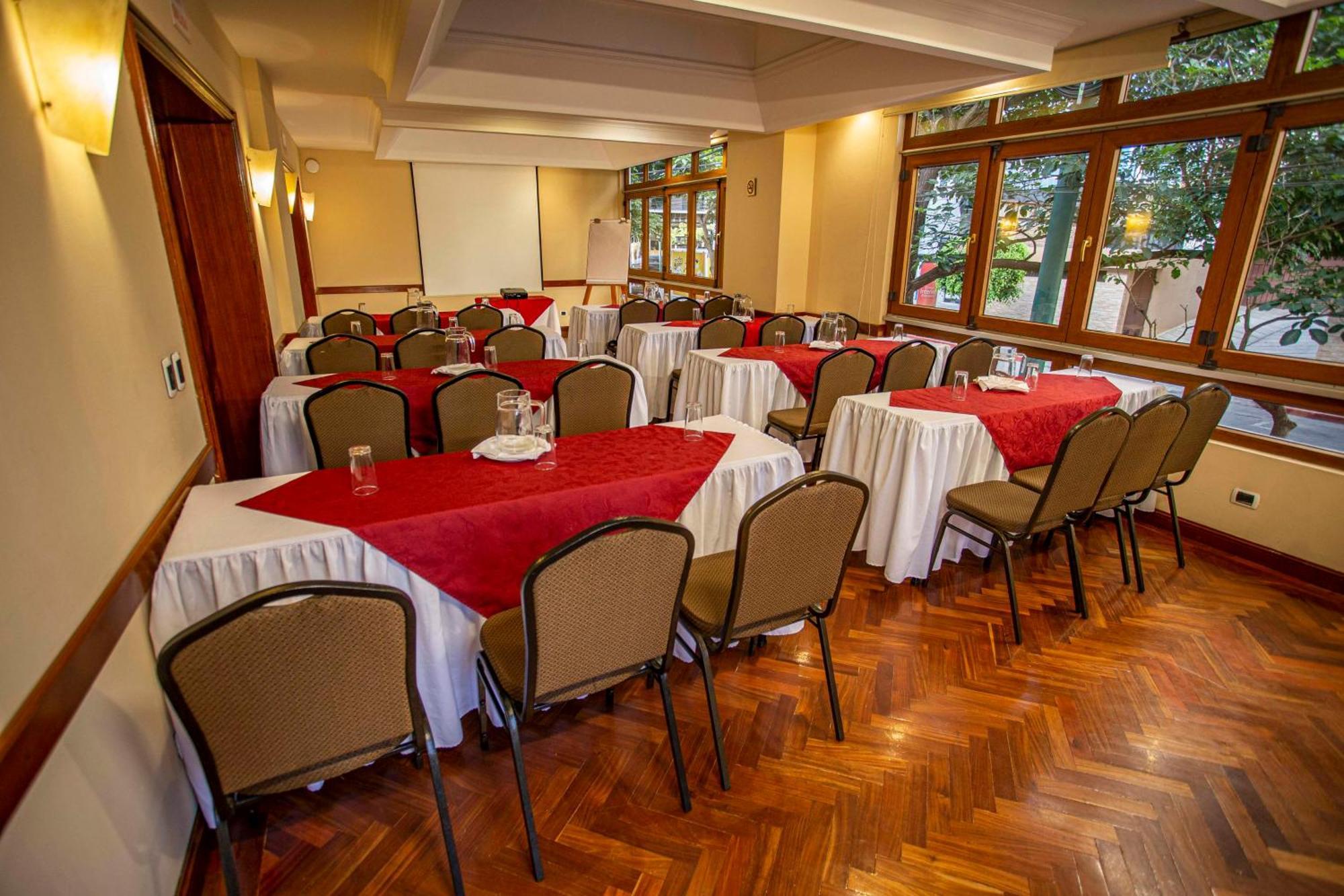 Western Stofella 4* Guatemala-Stadt